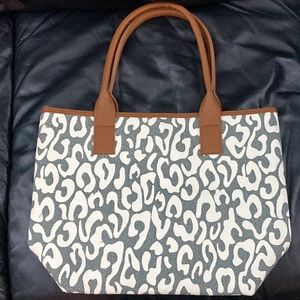 Leopard print tote bag